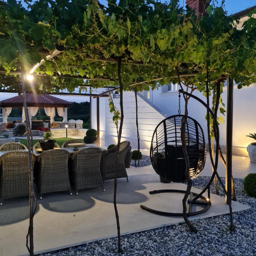 Holiday Apartment Villa Bianca Pazin Eksteriør billede